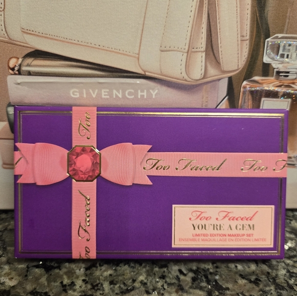 Too Faced You're a Gem Eyeshadow & Mascara - Picture 1 of 8